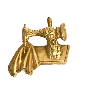 BROOCH, Vintage Sewing Machine, Gold-Tone, Excellent Condition. So Cute!